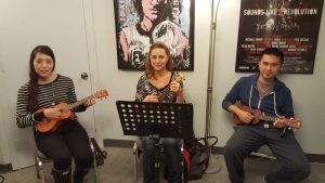 Ukulele class at Toronto Guitar School | learn piano, rockband, voice, guitar and more