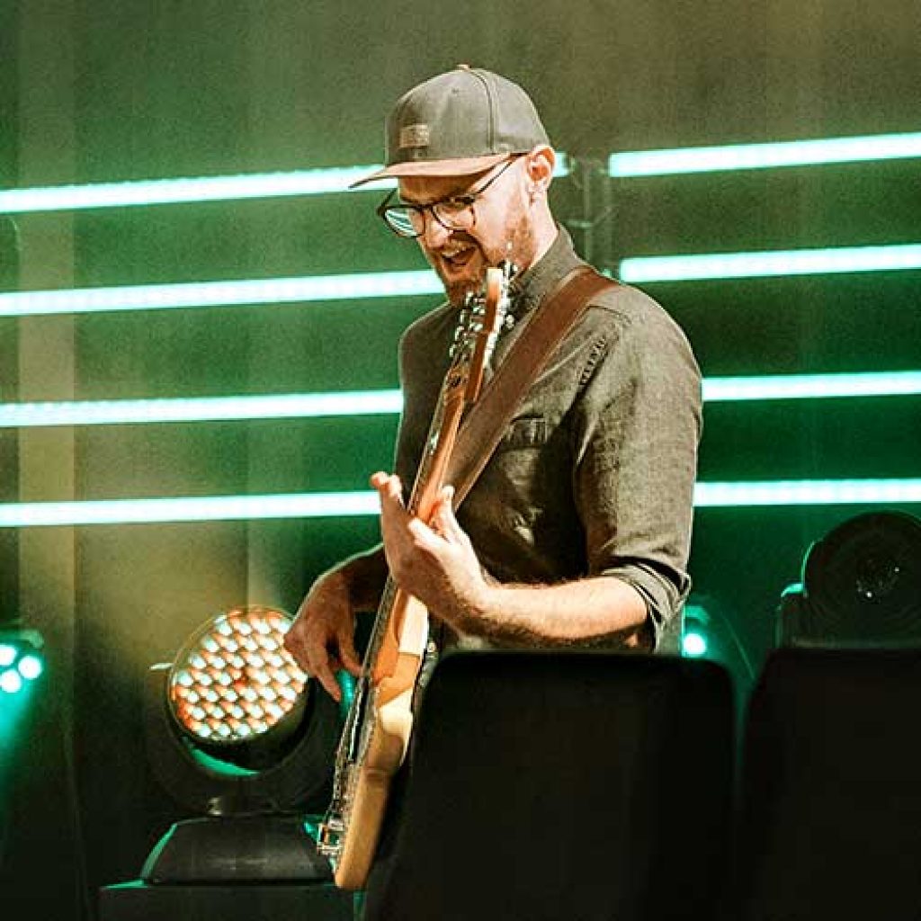 Jack-James Lemaire, Bass, Band, Guitar, Ukulele Instructor at Toronto Guitar School