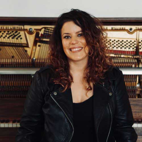 Laura Wilson, Piano, Band and Vocal Instructor at Toronto Guitar School